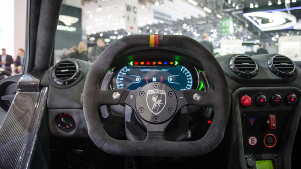 Gumpert Apollo Steering Wheel