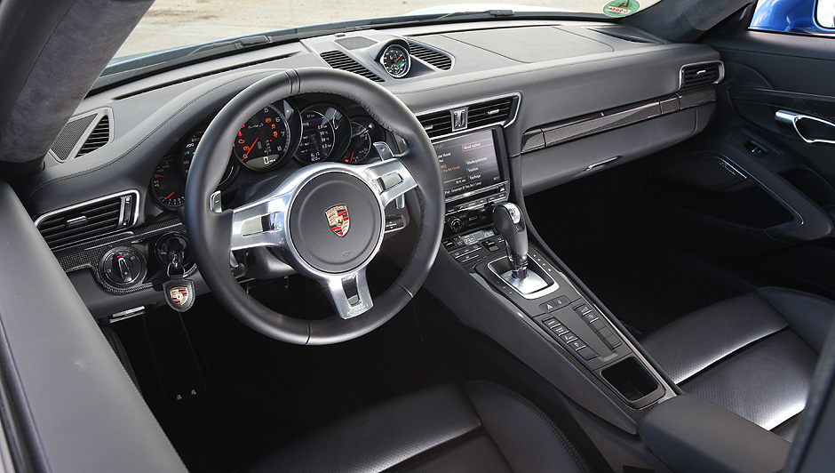 Porsche 911 Turbo interior
