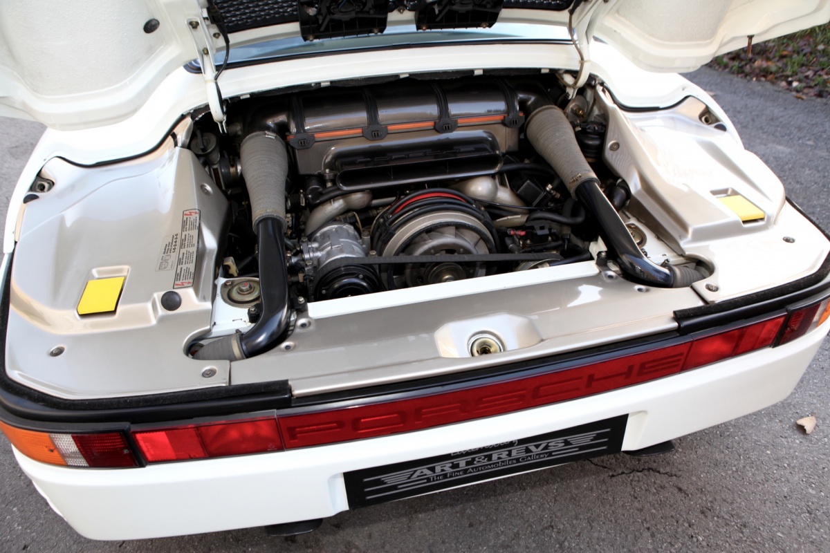 Porsche 959 Prototype Car Engine