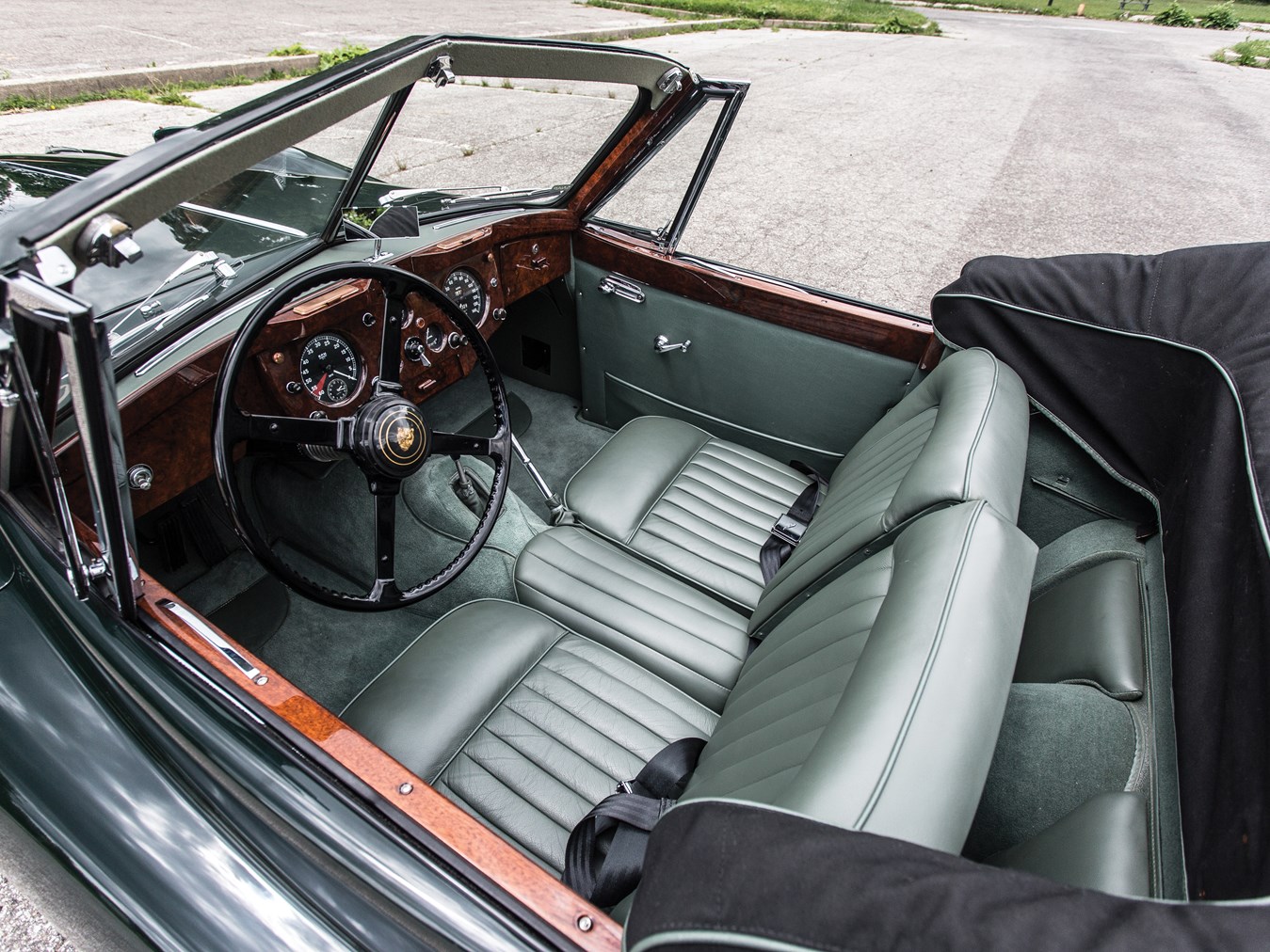 1955 Jaguar XK 140 MC Drophead Coupé Interior