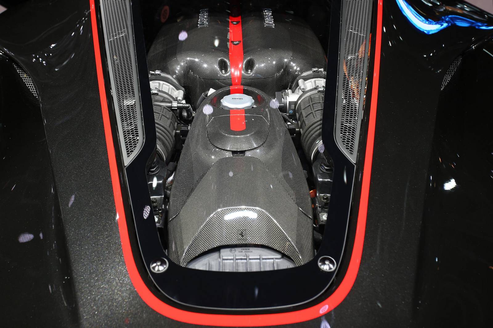 Ferrari LaFerrari Aperta Engine