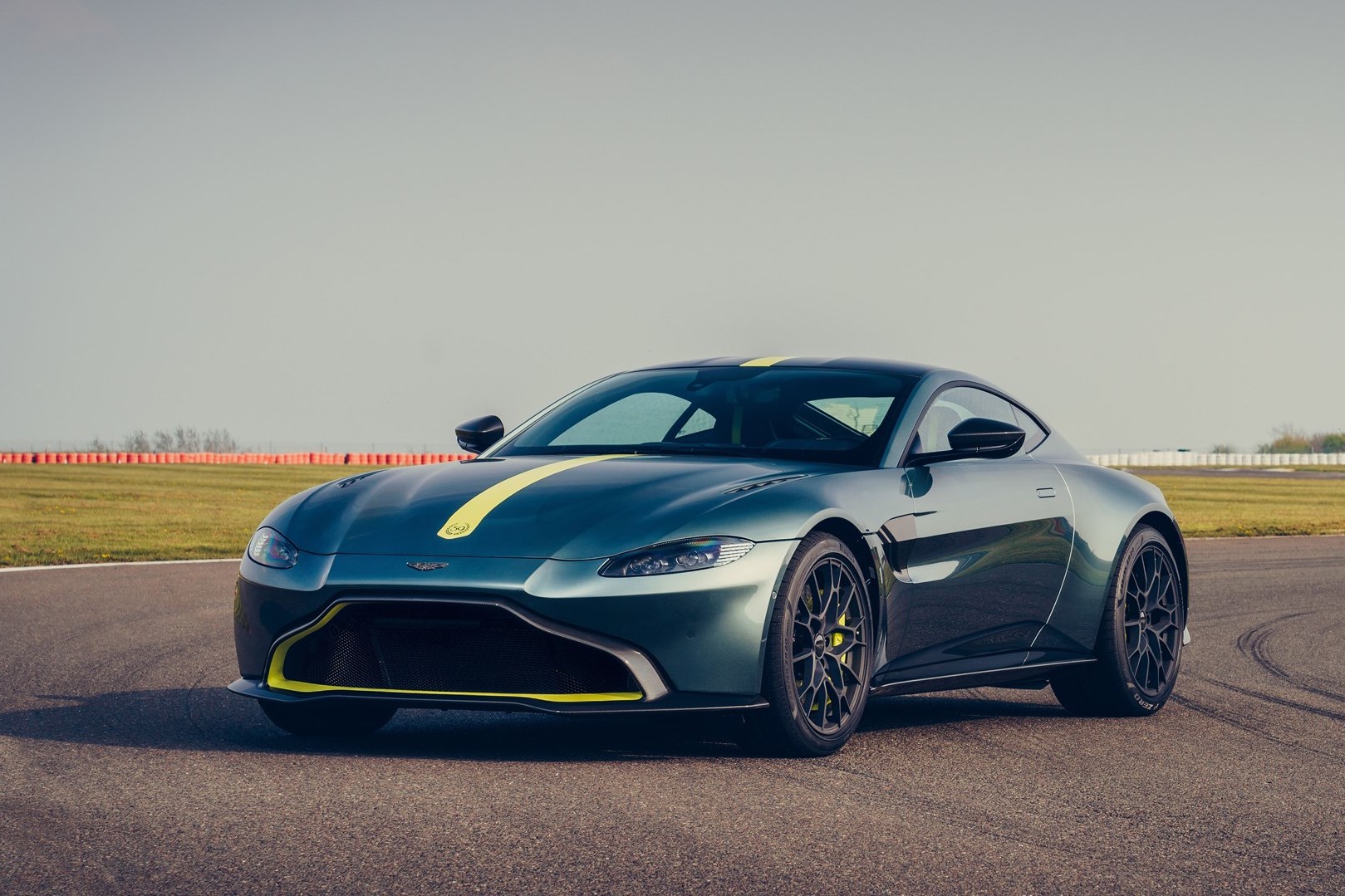 Aston Martin Vantage AMR