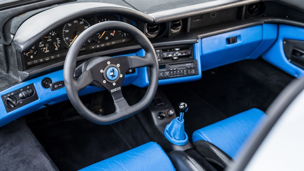 Isdera Commendatore 112i Interior