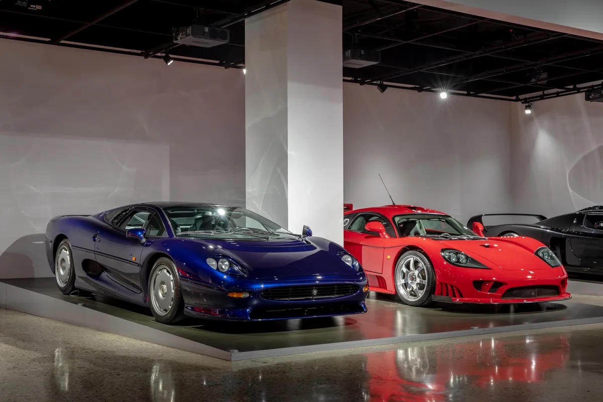Supercars vs Hypercars