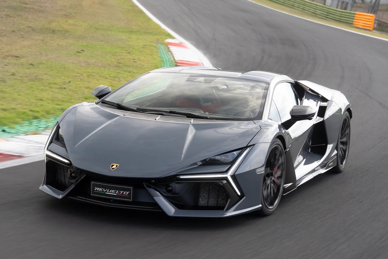 2025 Lamborghini Revuelto